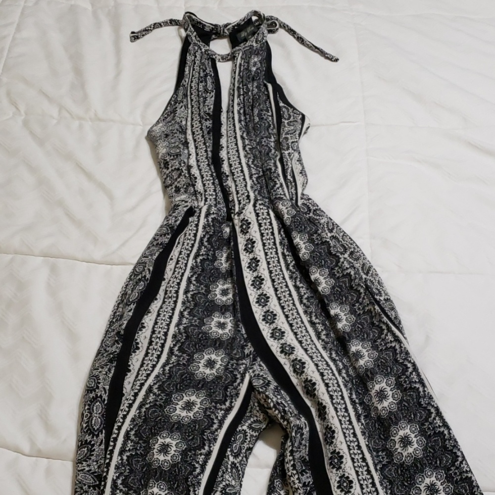 Black and white patterned capris jumpsuit
